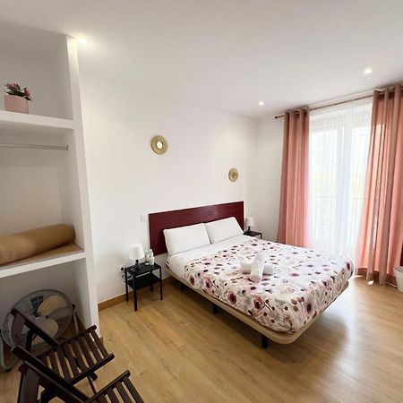 Hostal Abaaly Madrid Exterior photo