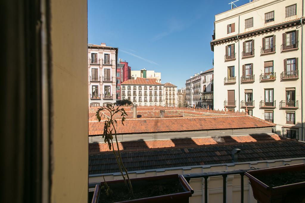 Hostal Abaaly Madrid Exterior photo