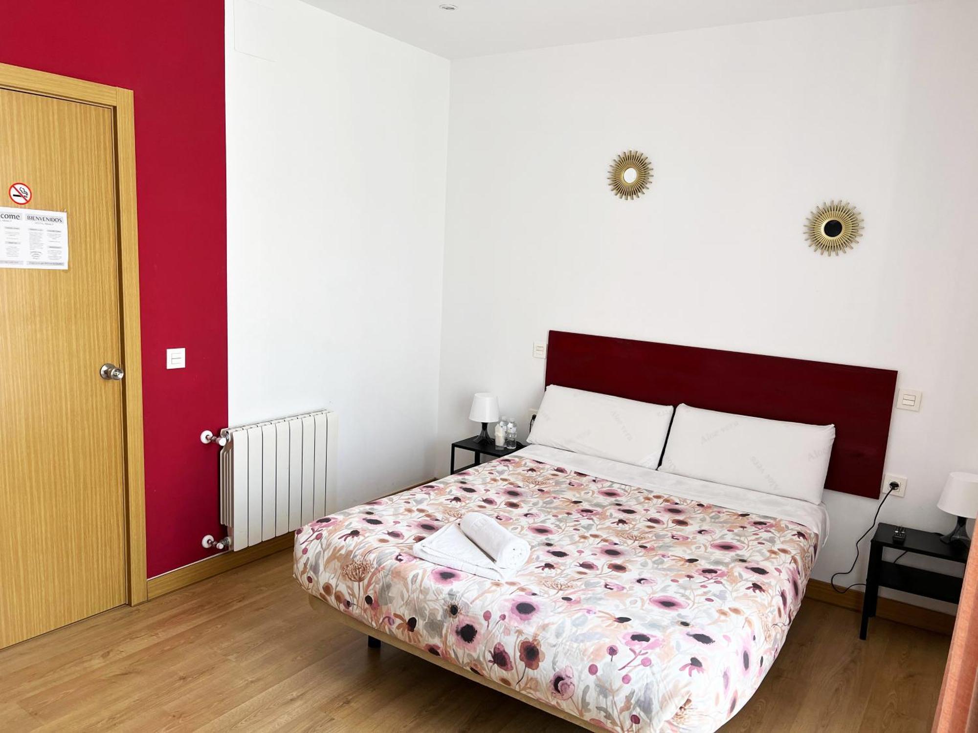 Hostal Abaaly Madrid Exterior photo