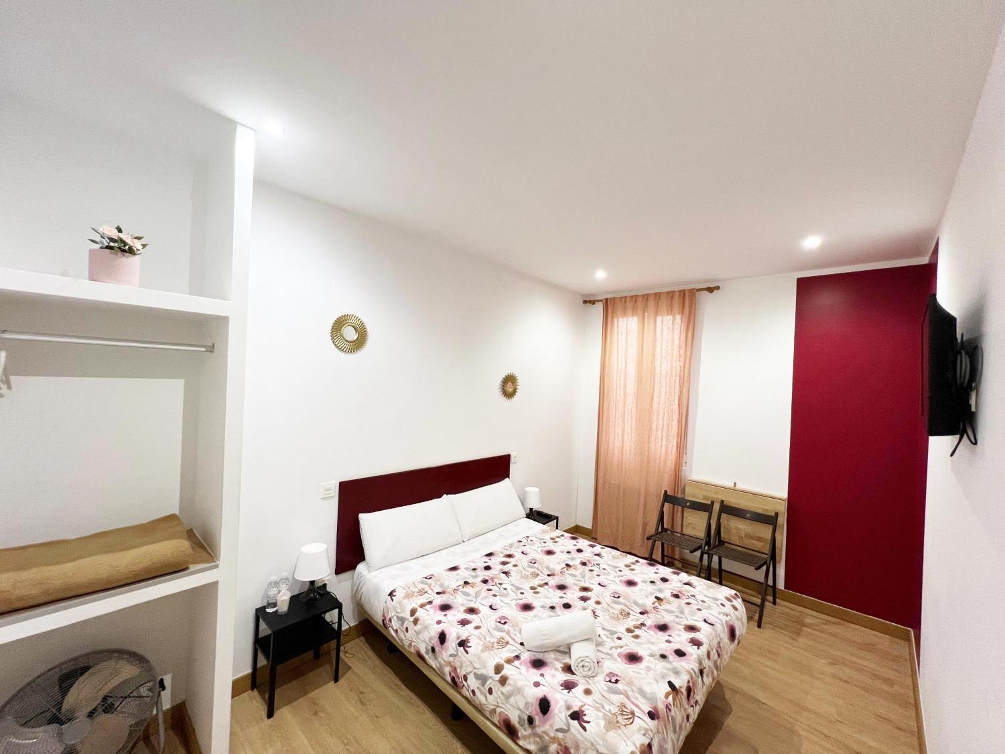 Hostal Abaaly Madrid Exterior photo